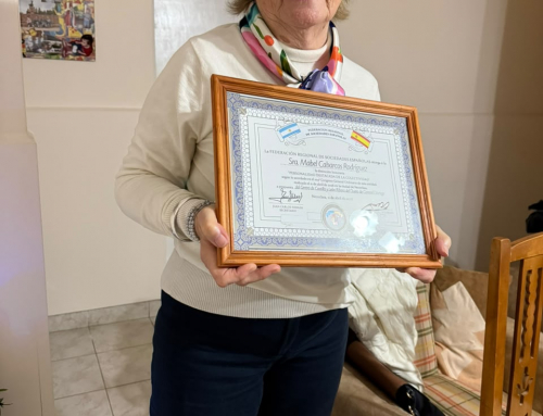 Entrega de Certificado de Personalidad Destacada